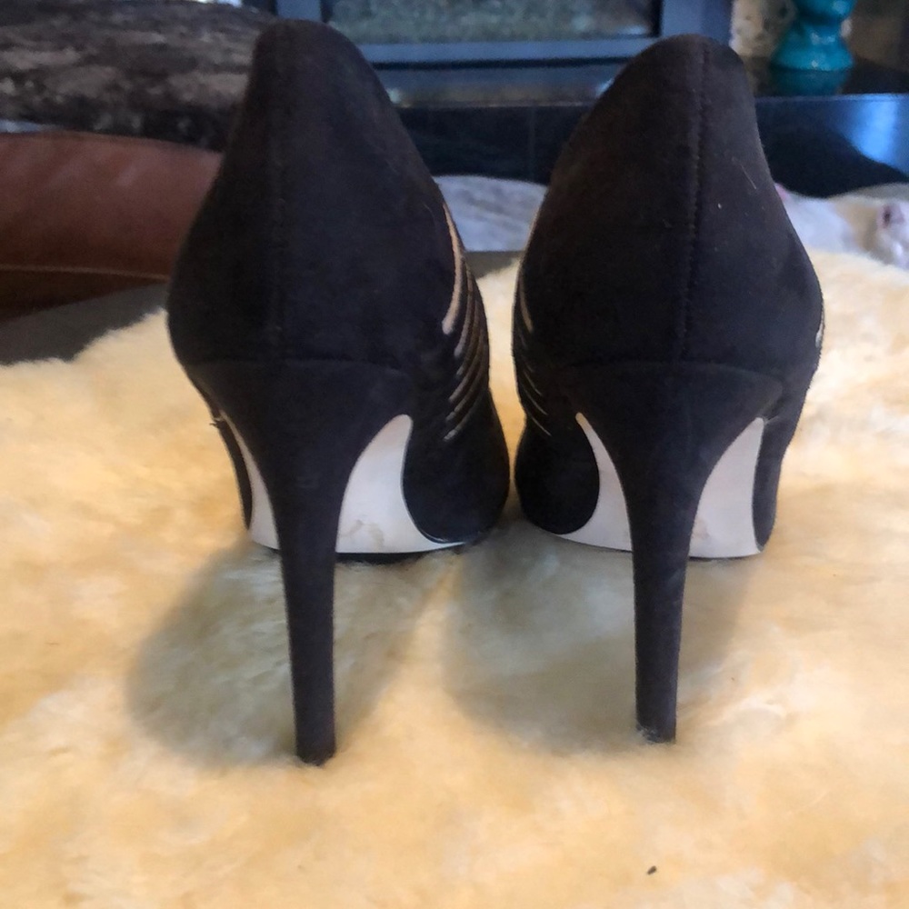 Classy Heels - image 3